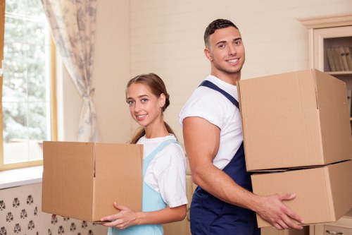 Expert advice on hiring a removal truck in Greenwich for a smooth move